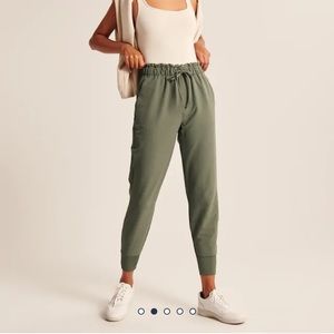 SOLD Abercrombie & Fitch Traveler Jogger